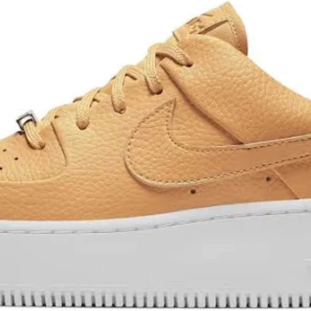 Nike Women's Wmns Air Force 1 Sage Low (W6.5) Copper Moon